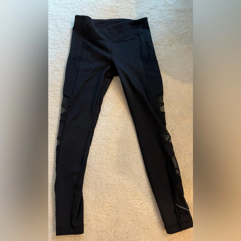 Lululemon speed up tight mesh 28” size 6 - Picture 6 of 11
